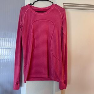 Lululemon Run Swiftly Tech Long Sleeve Crew Pink
Stripe Size 10